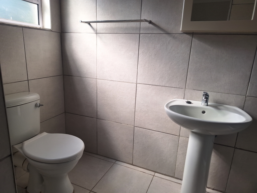 To Let 2 Bedroom Property for Rent in Levyvale Eastern Cape